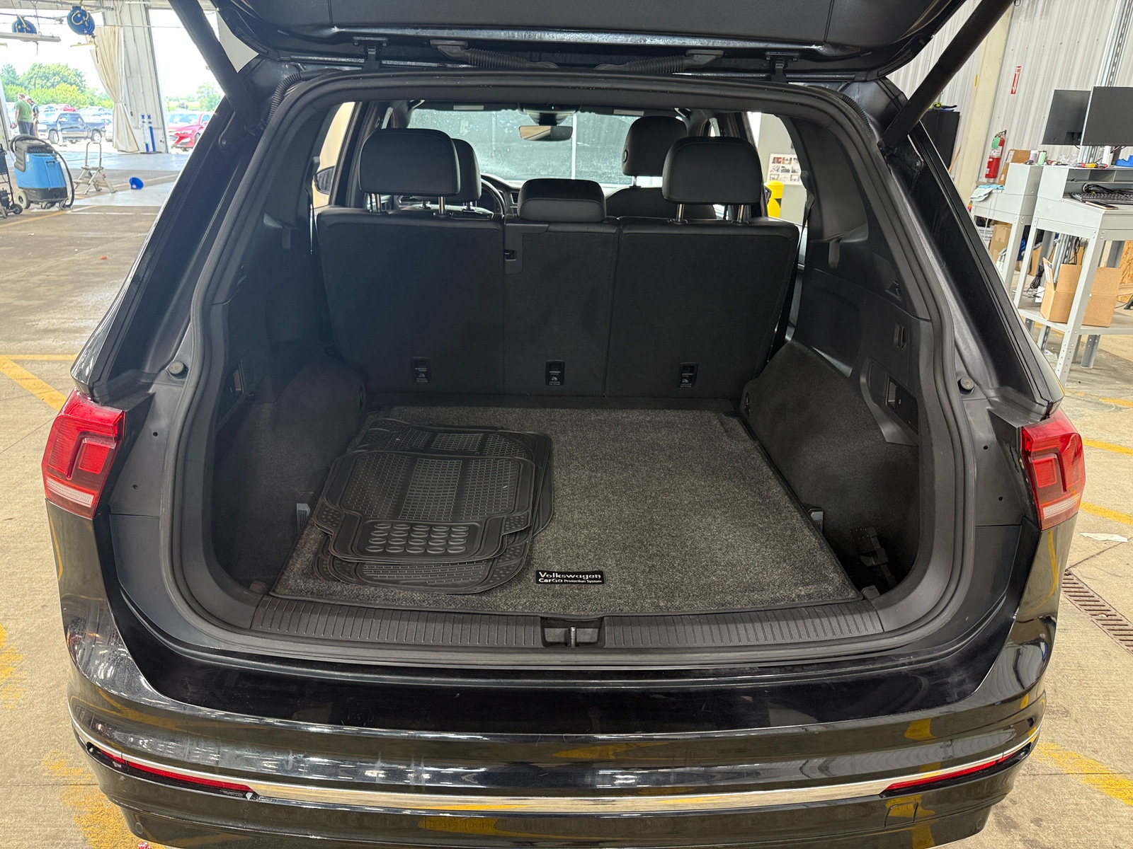 Thumbnail: 2020 Volkswagen Tiguan - 6