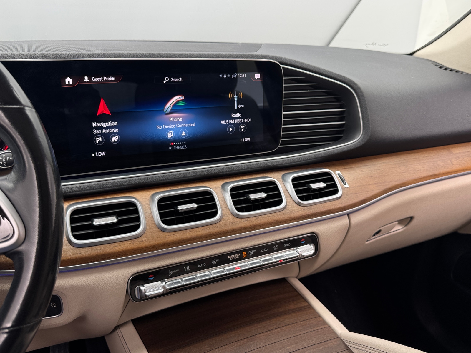Thumbnail: 2021 Mercedes-Benz GLE - 3