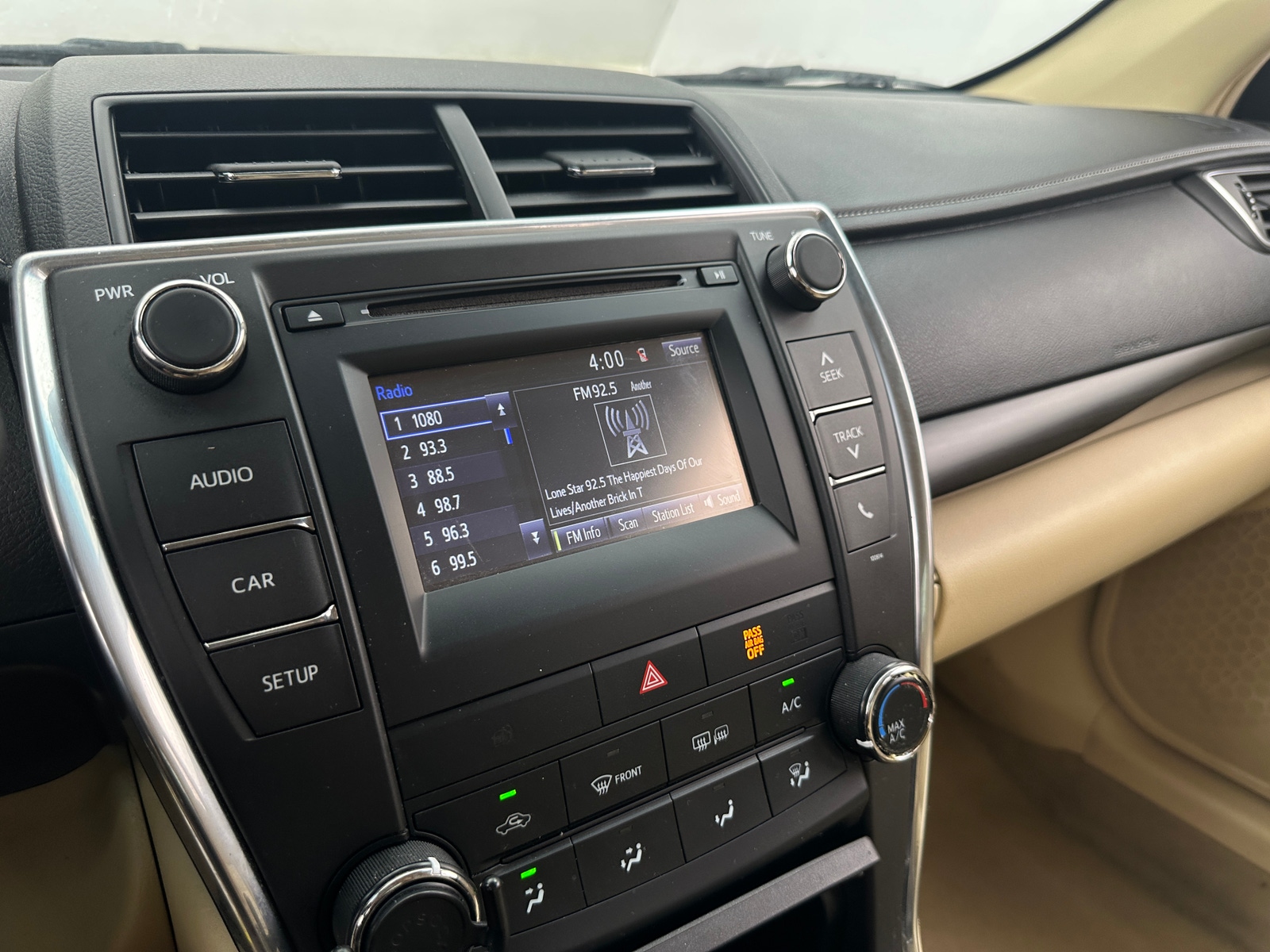 Thumbnail: 2017 Toyota Camry - 4