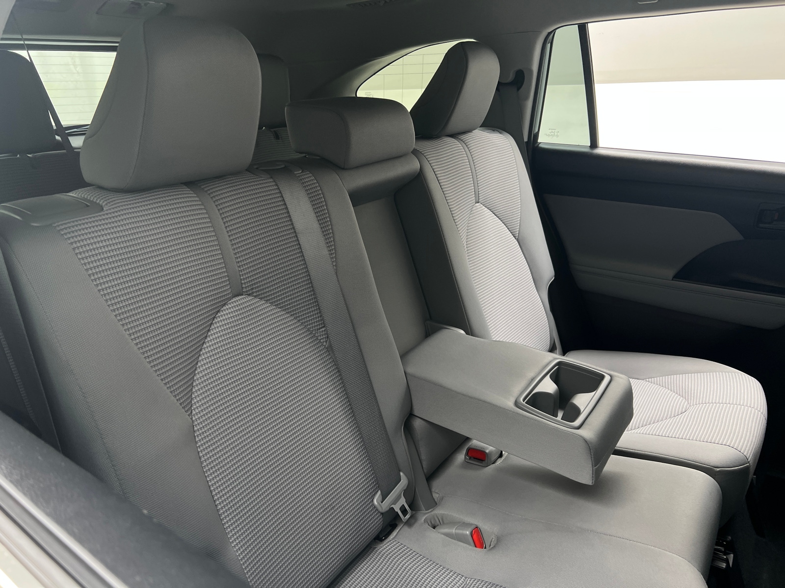 Thumbnail: 2023 Toyota Highlander - 6