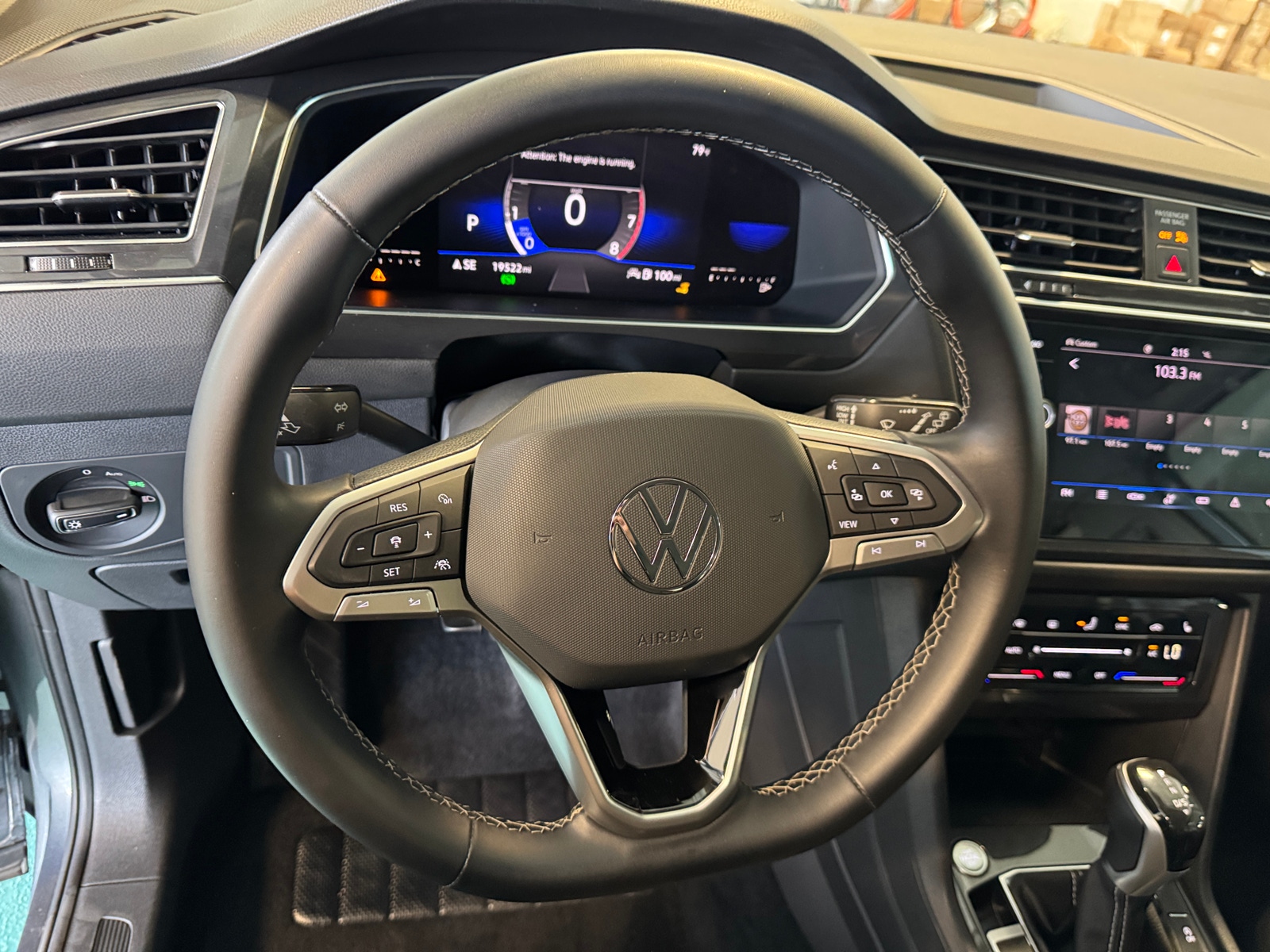 Thumbnail: 2022 Volkswagen Tiguan - 4