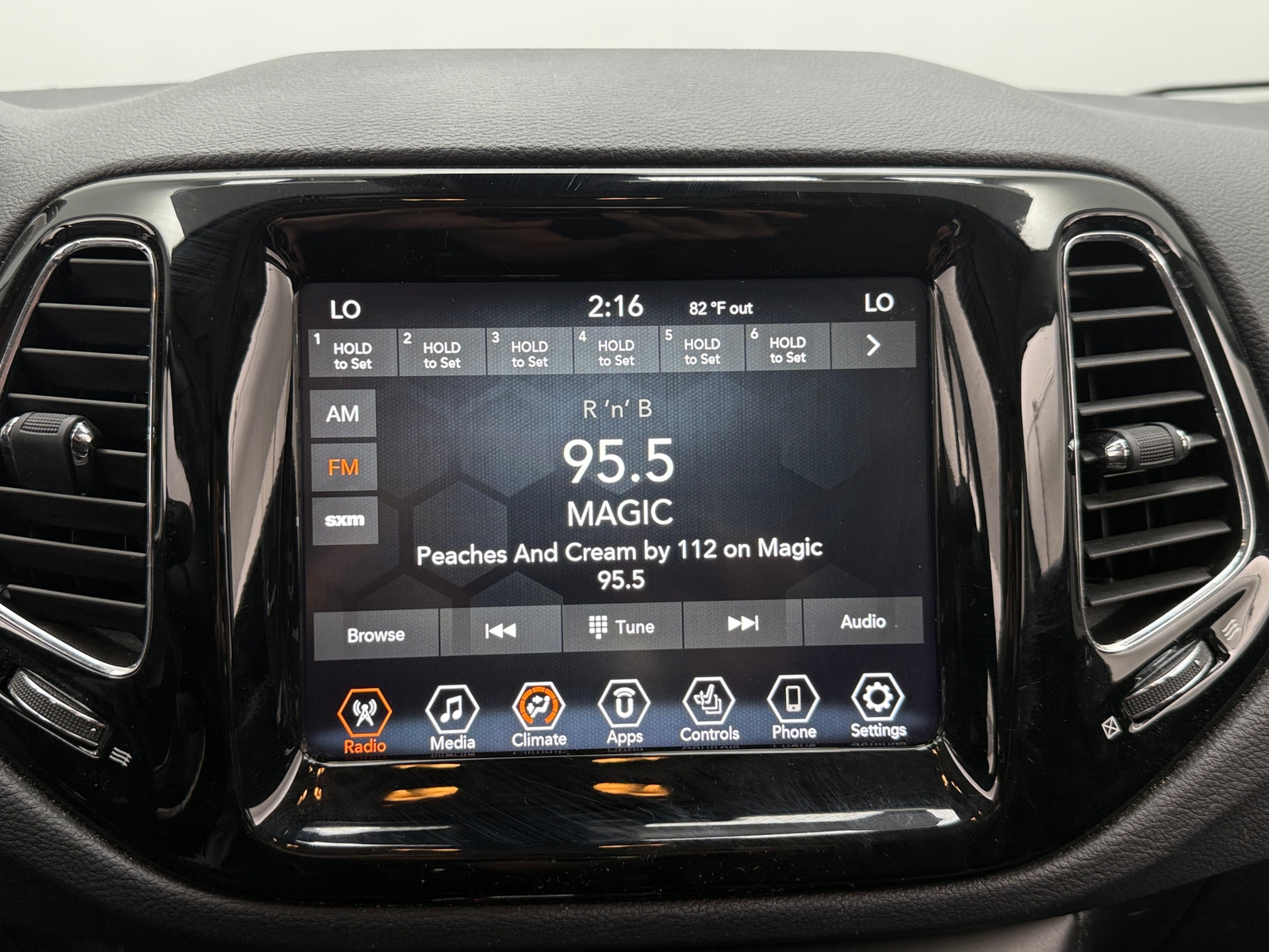 Thumbnail: 2021 Jeep Compass - 3