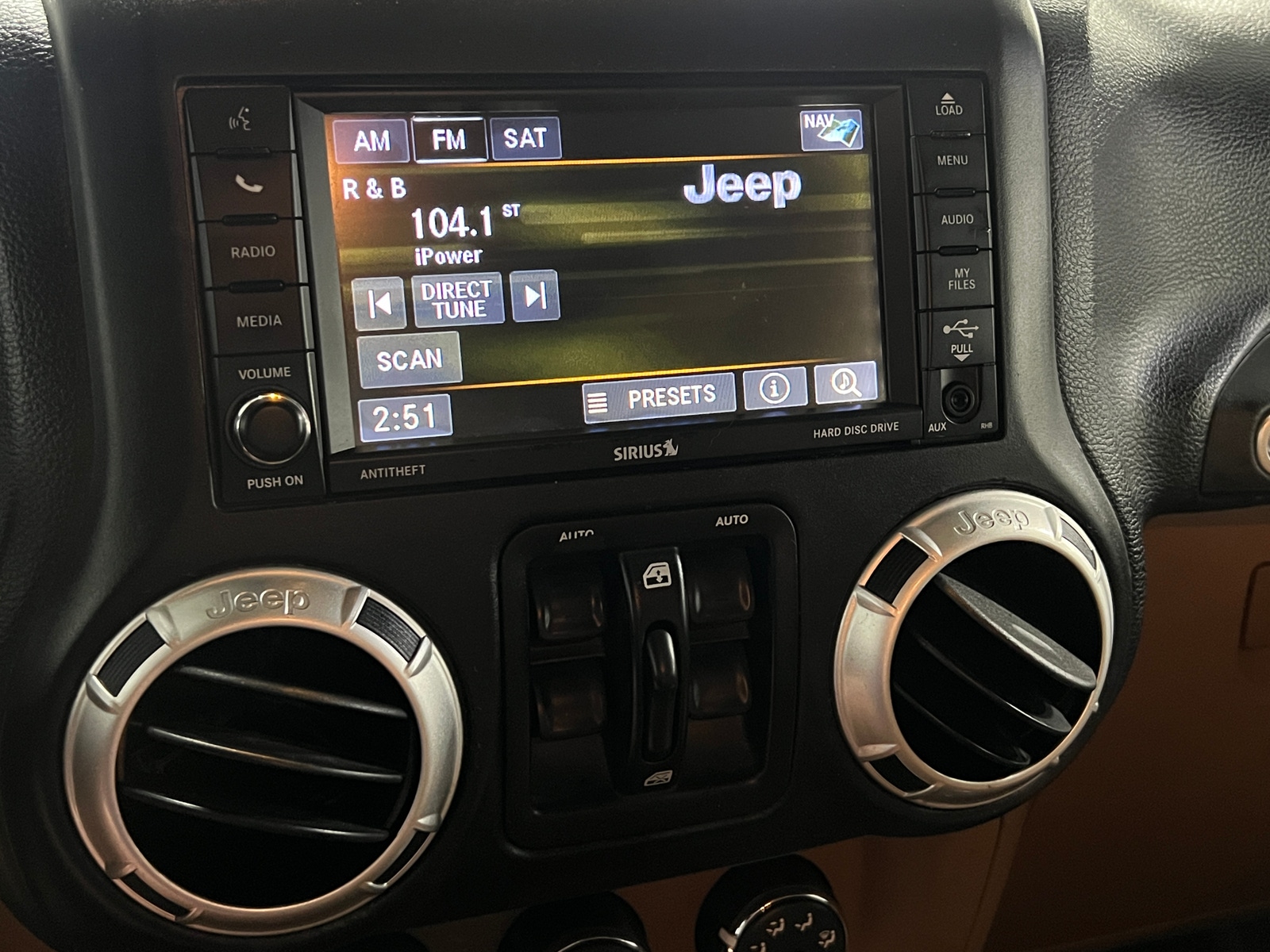 Thumbnail: 2015 Jeep Wrangler - 3