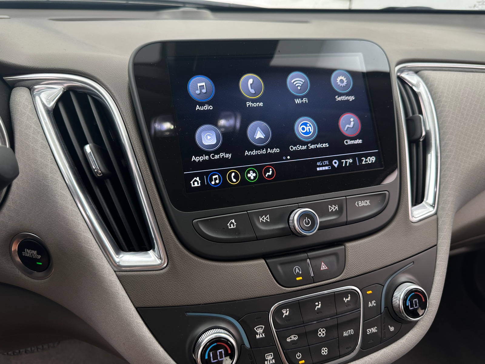 Thumbnail: 2021 Chevrolet Malibu - 4