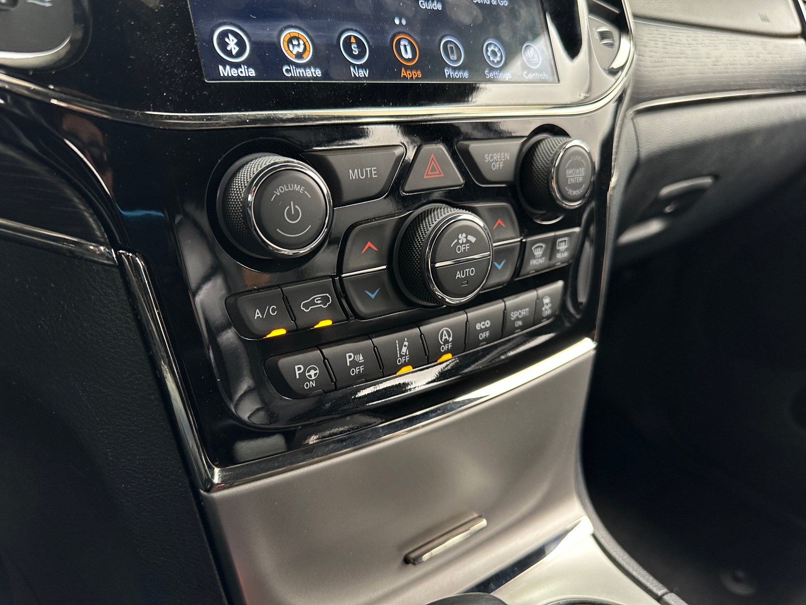 Thumbnail: 2020 Jeep Grand Cherokee - 3
