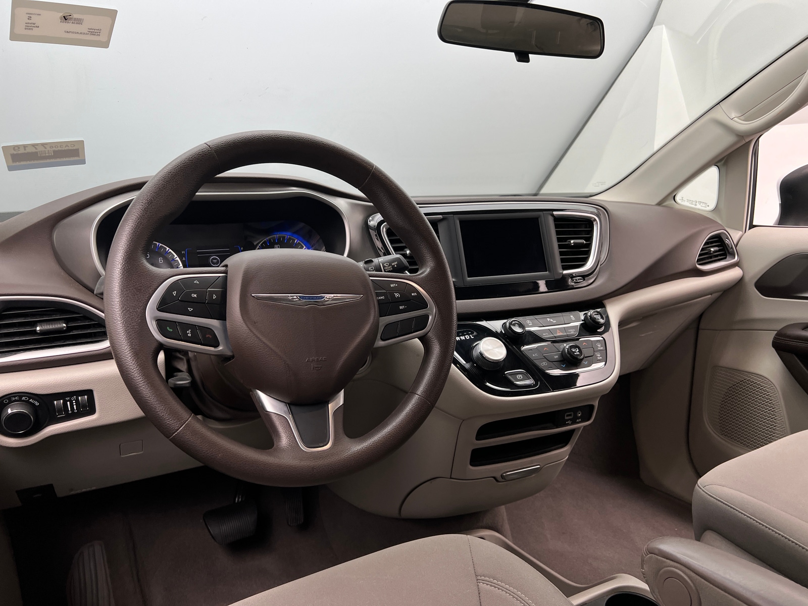 Thumbnail: 2020 Chrysler Voyager - 3