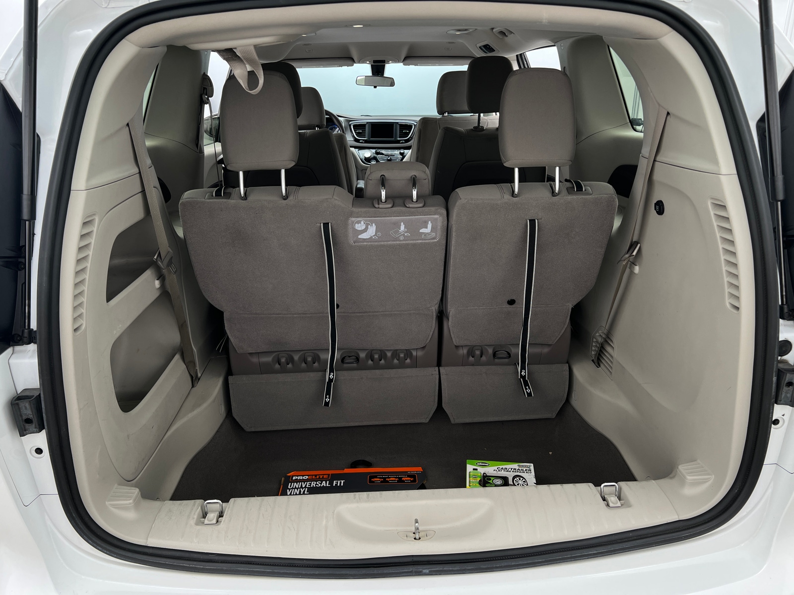 Thumbnail: 2020 Chrysler Voyager - 7