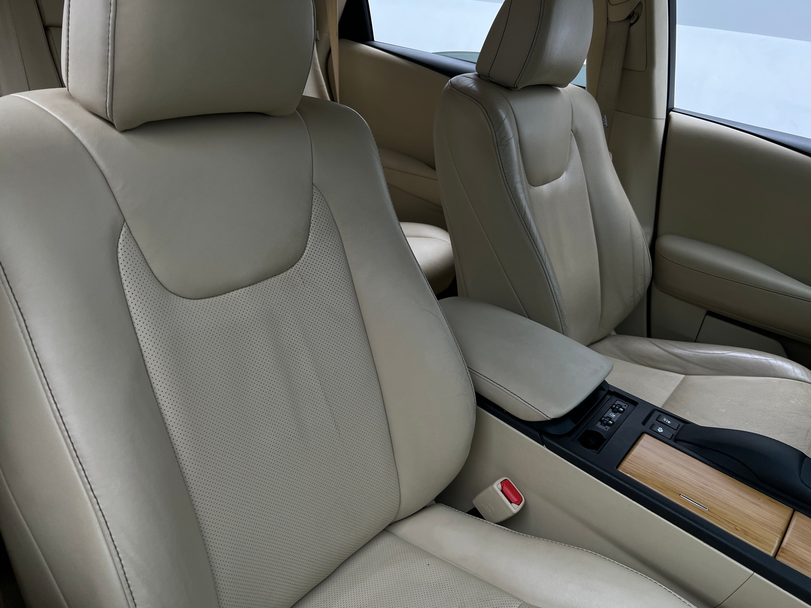 Thumbnail: 2015 Lexus RX - 2