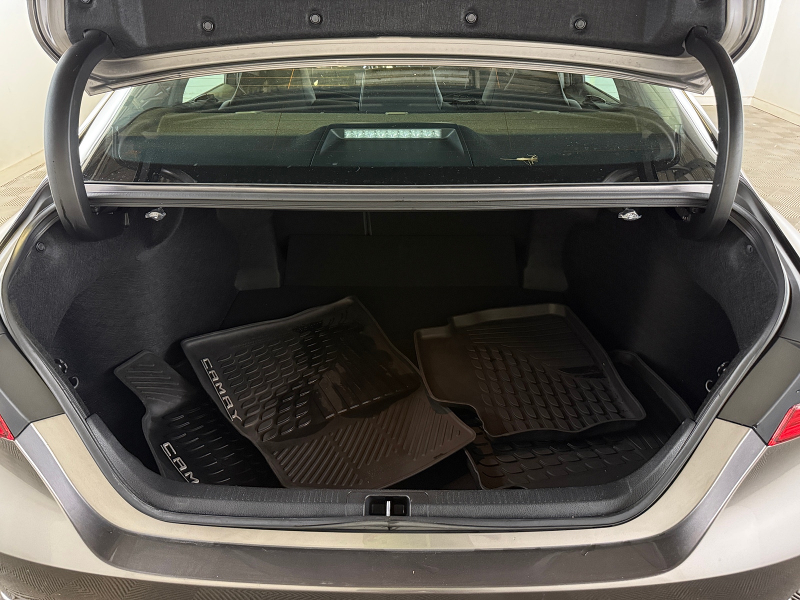 Thumbnail: 2018 Toyota Camry - 7