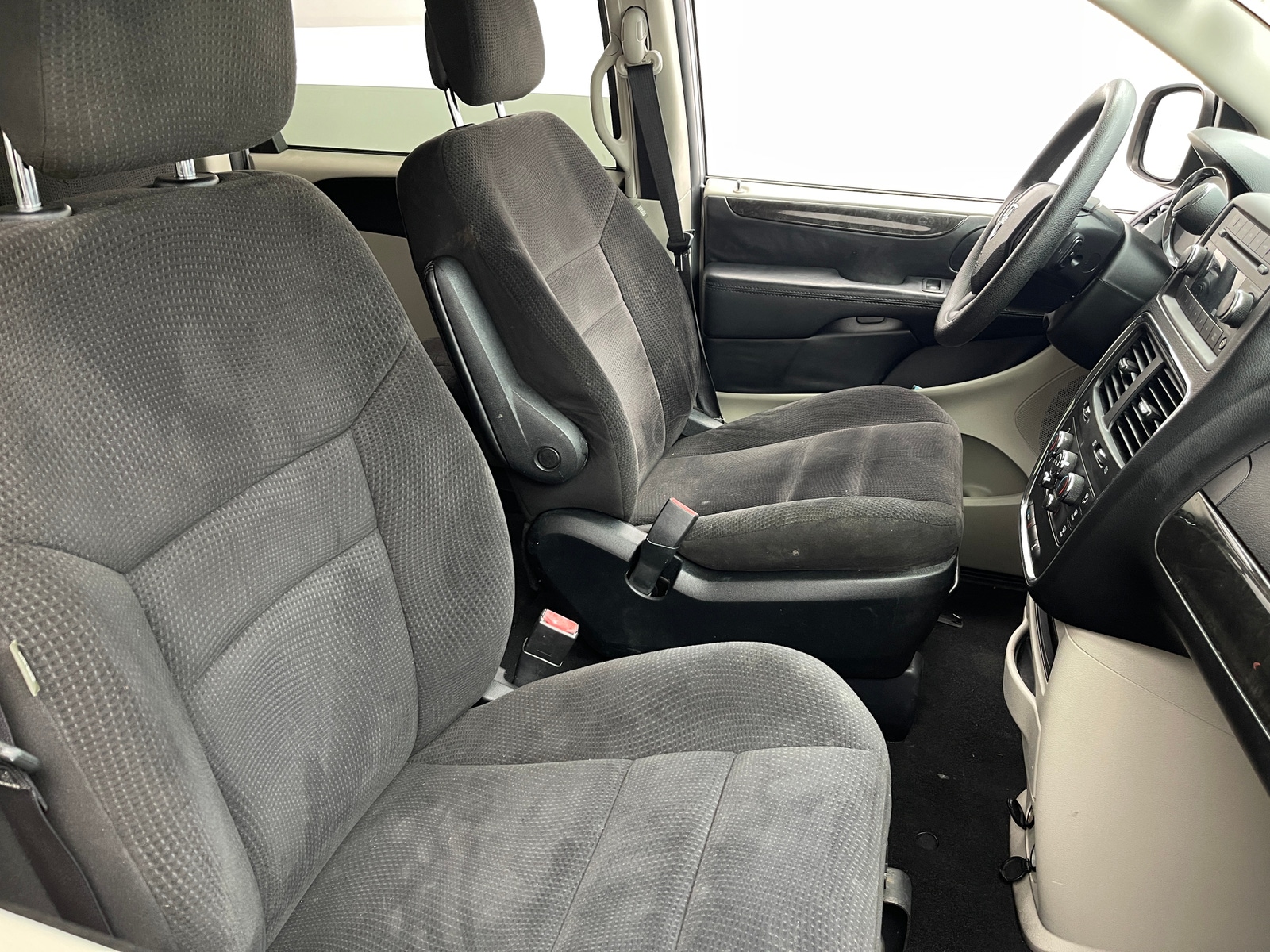 Thumbnail: 2014 Dodge Grand Caravan - 2