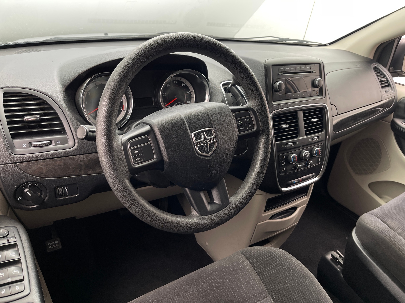 Thumbnail: 2014 Dodge Grand Caravan - 3