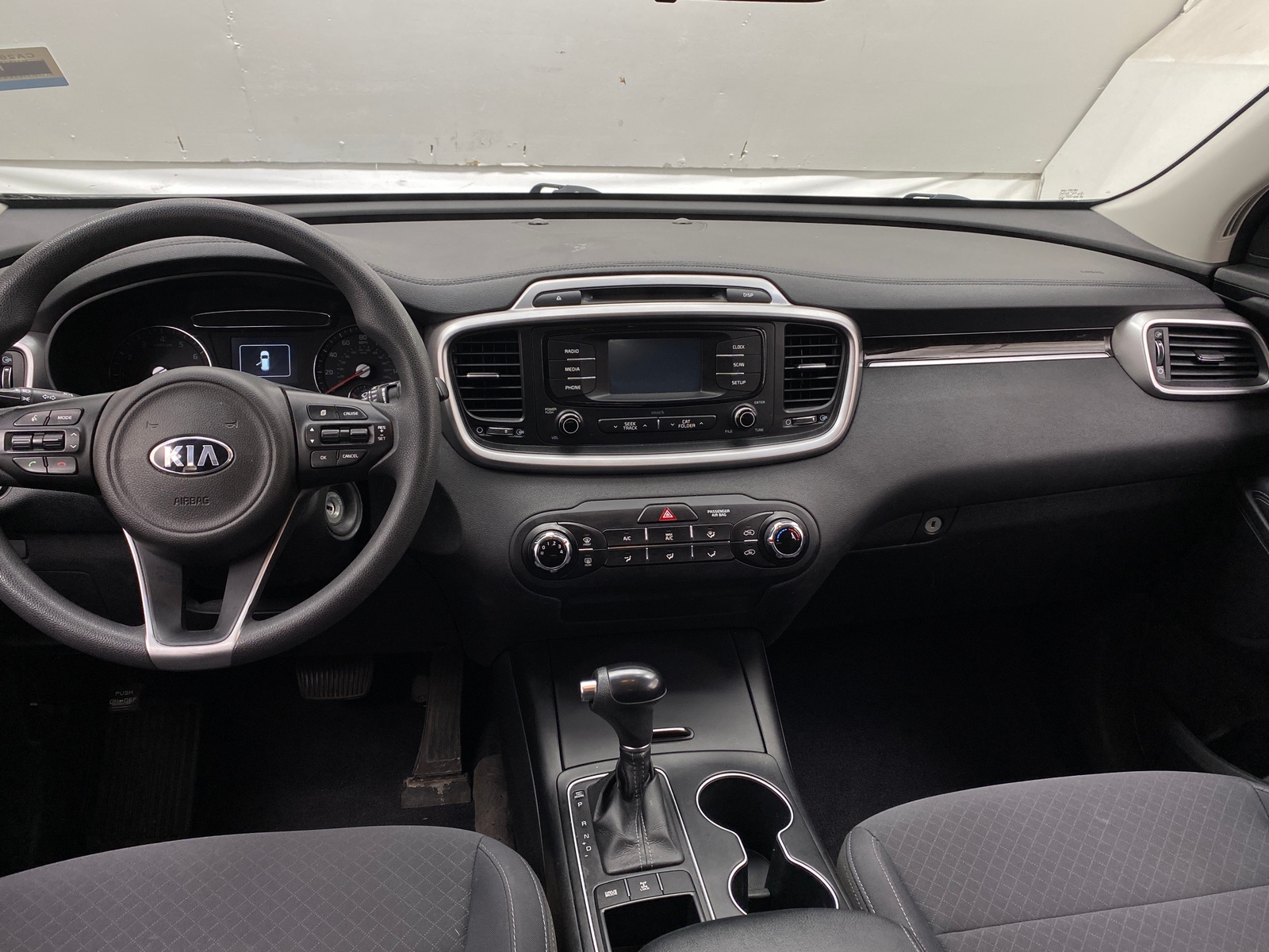 Thumbnail: 2017 Kia Sorento - 3