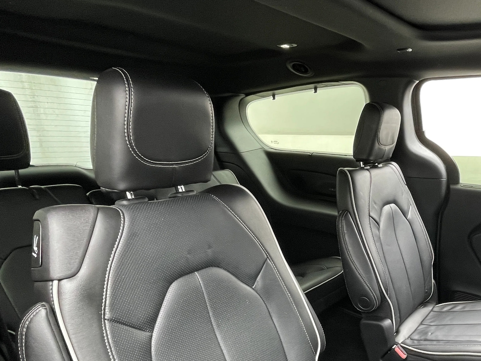 Thumbnail: 2022 Chrysler Pacifica - 5
