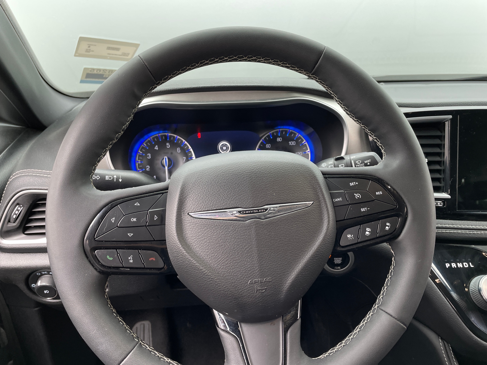 Thumbnail: 2022 Chrysler Pacifica - 4