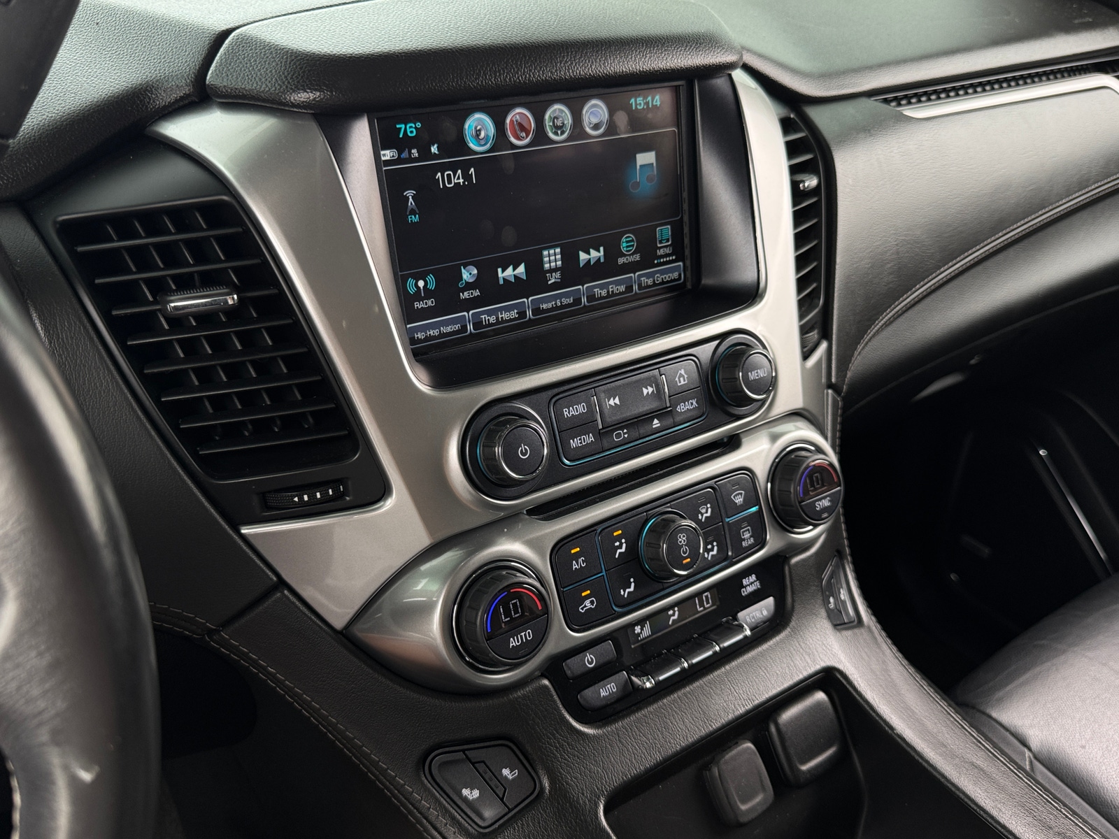 Thumbnail: 2018 Chevrolet Tahoe - 3