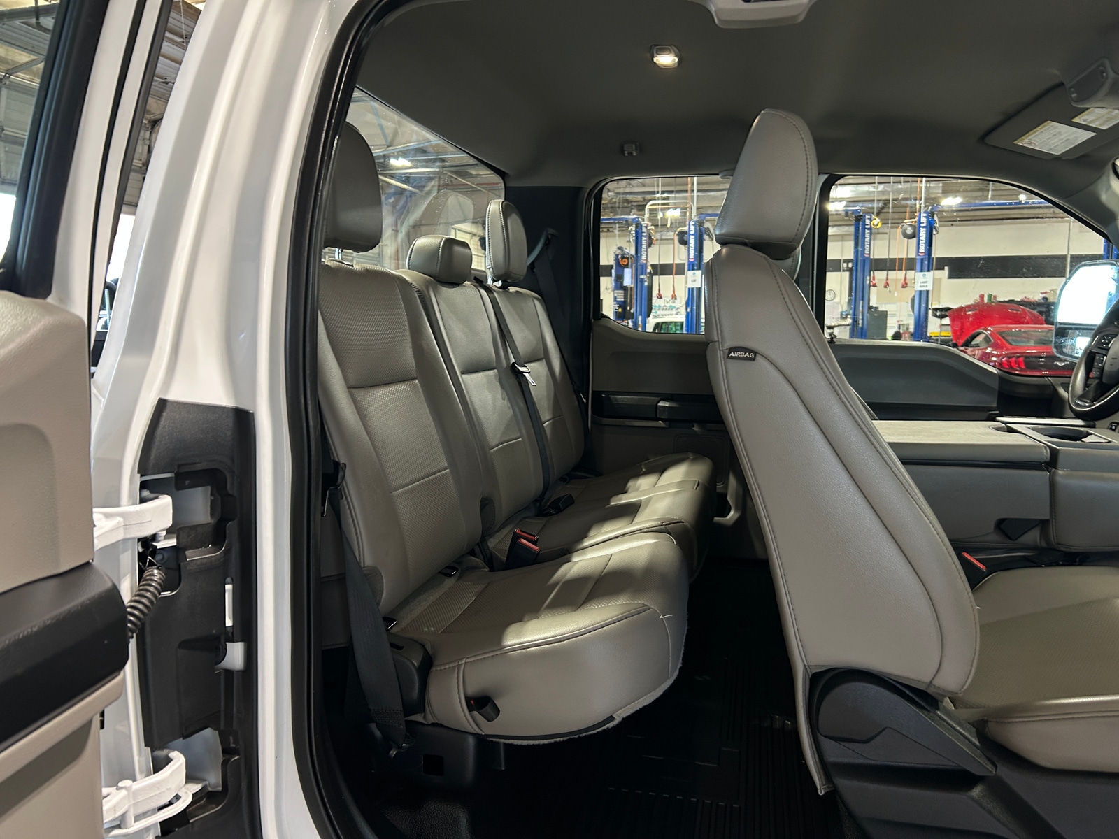 Thumbnail: 2020 Ford Econoline - 6