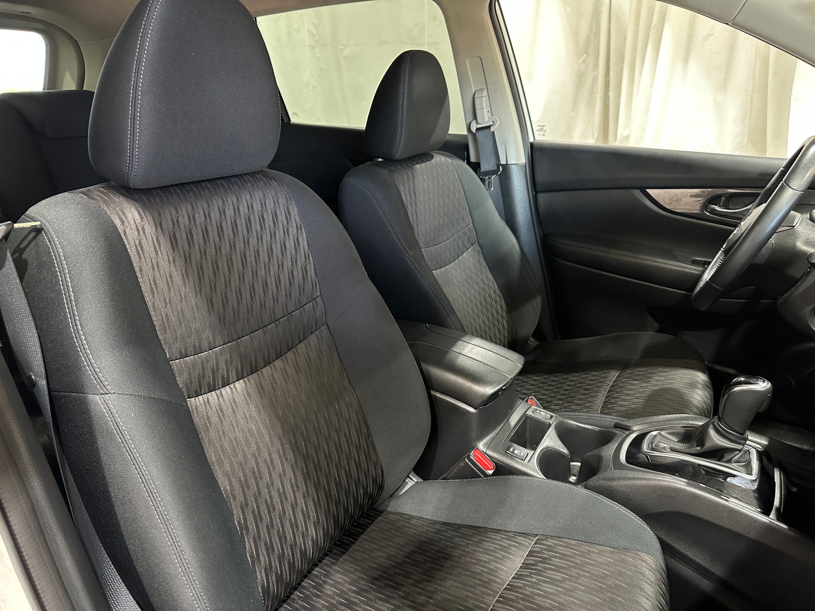 Thumbnail: 2018 Nissan Rogue - 2