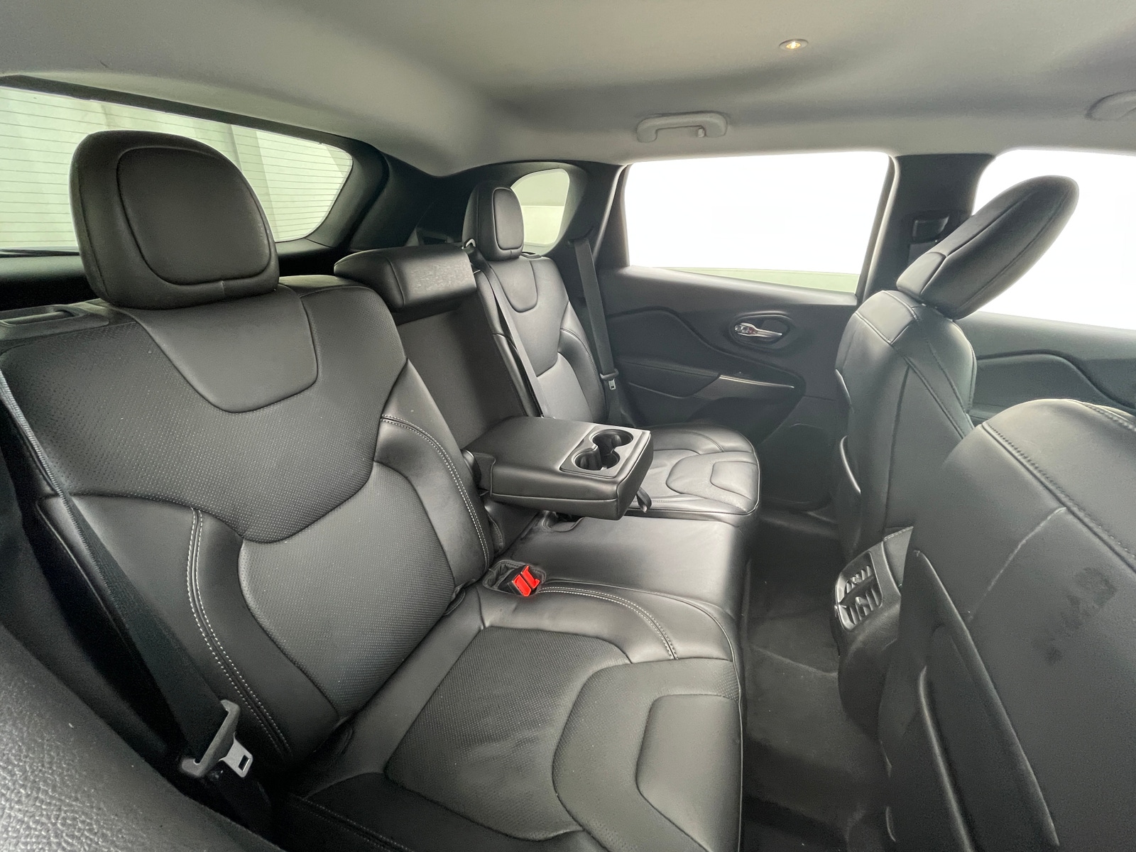 Thumbnail: 2020 Jeep Cherokee - 5