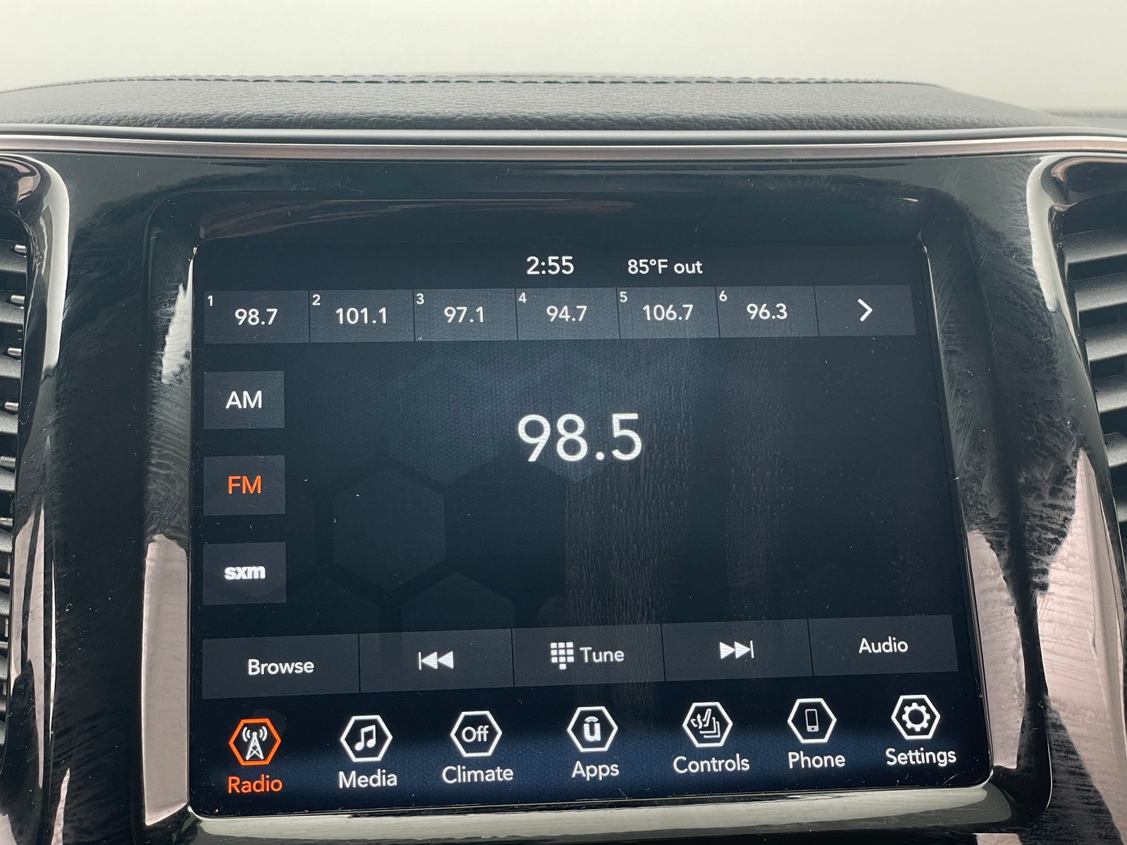 Thumbnail: 2020 Jeep Cherokee - 3