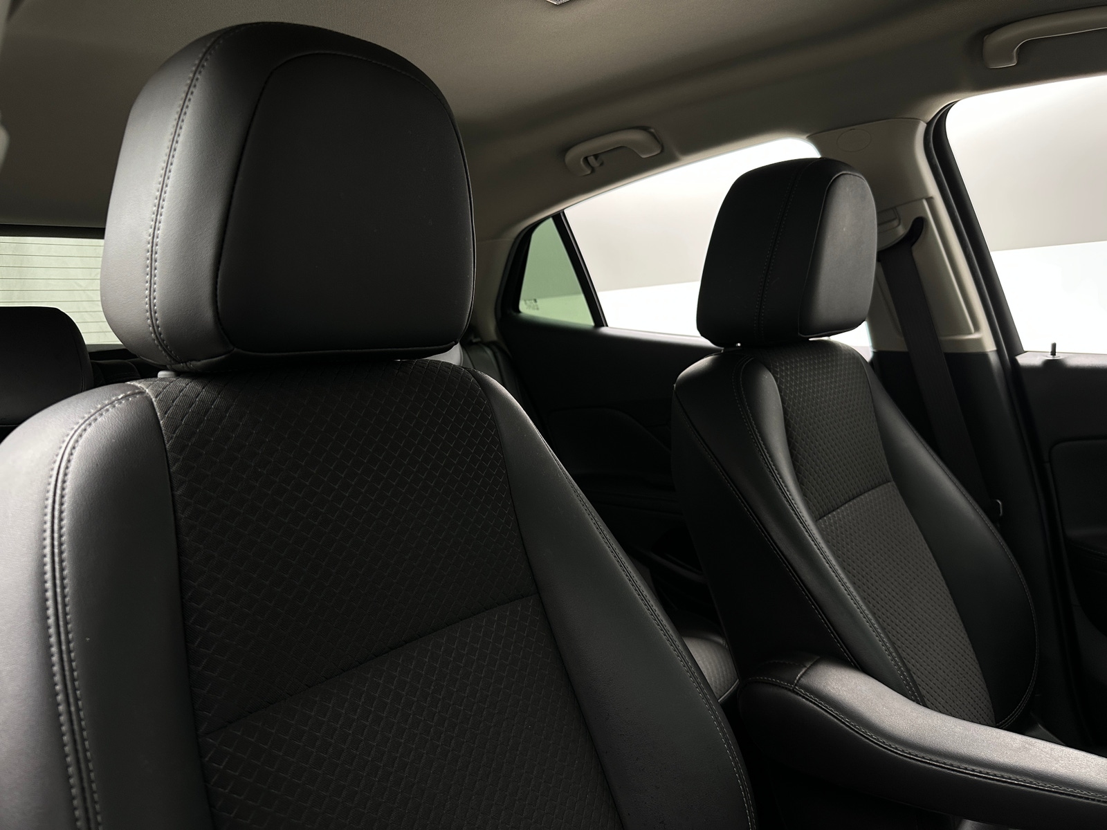 Thumbnail: 2022 Buick Encore - 2