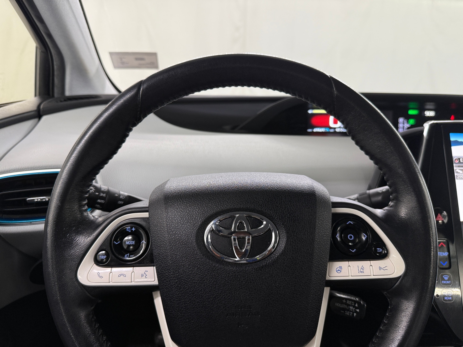 Thumbnail: 2017 Toyota Prius Prime - 4