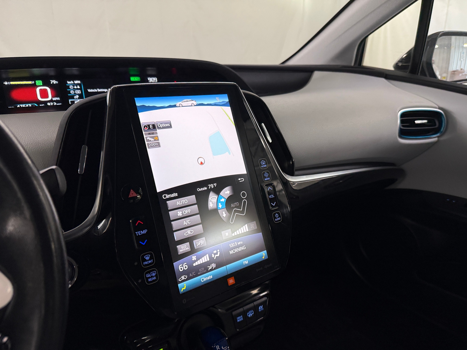 Thumbnail: 2017 Toyota Prius Prime - 3