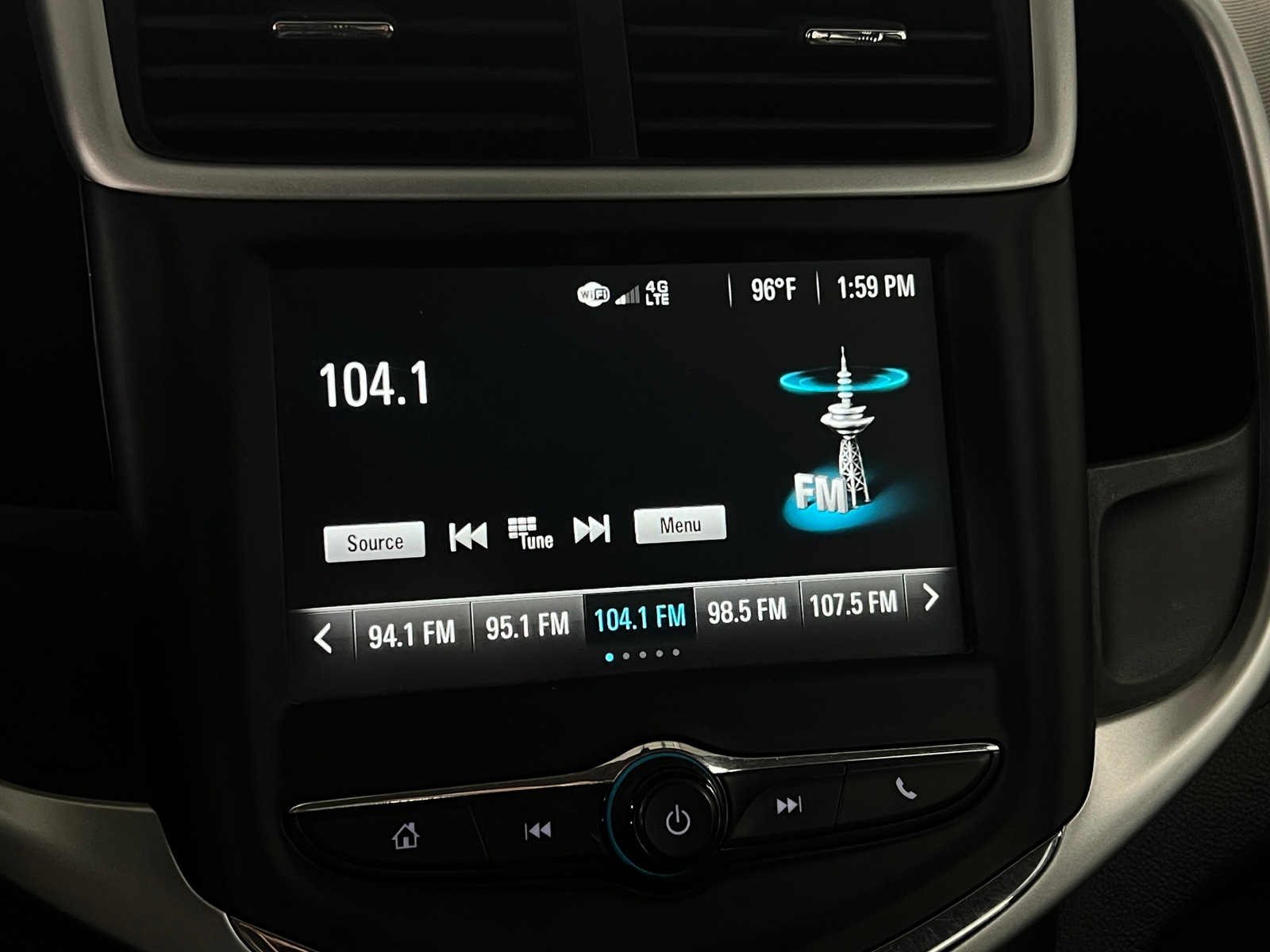 Thumbnail: 2017 Chevrolet Sonic - 4