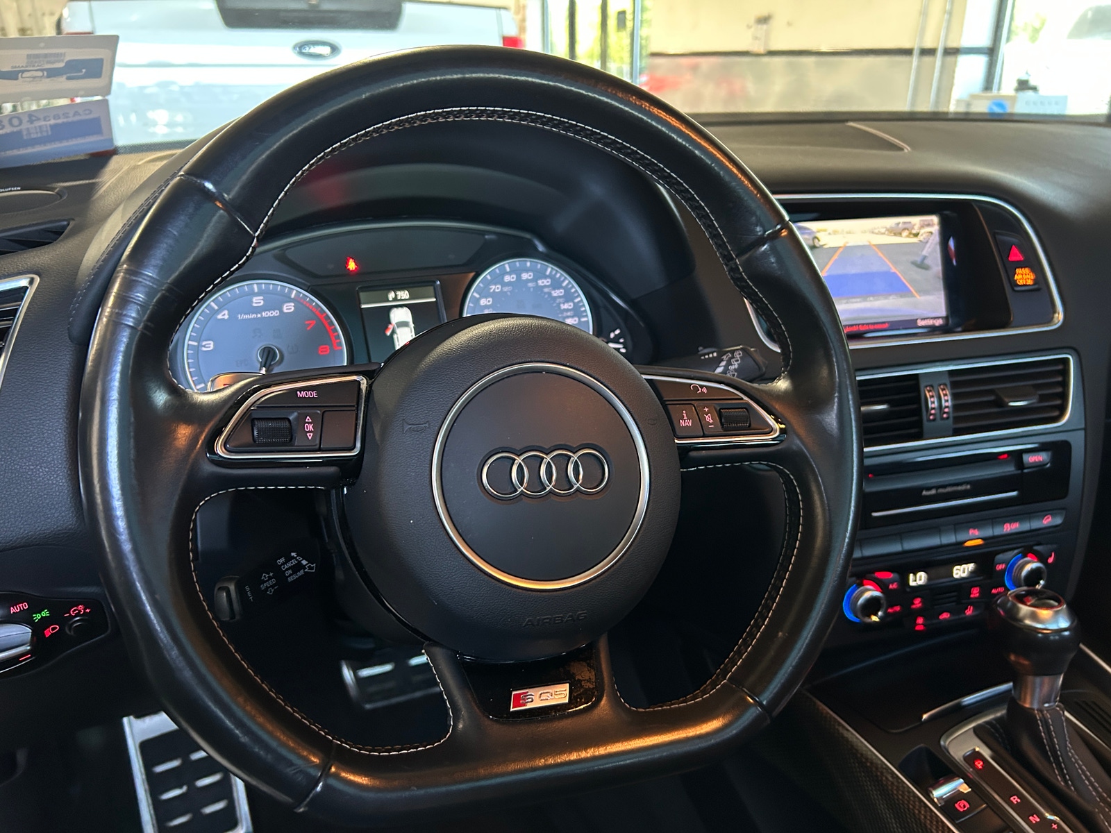 Thumbnail: 2016 Audi SQ5 - 4