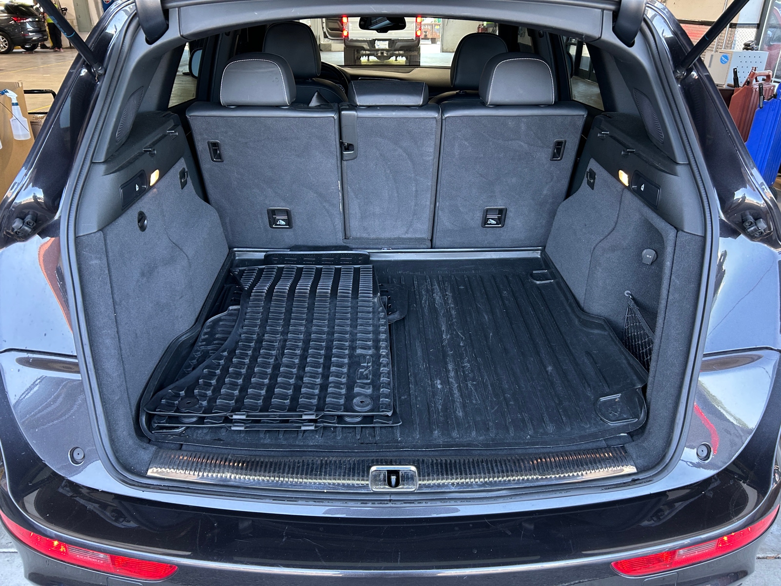 Thumbnail: 2016 Audi SQ5 - 6