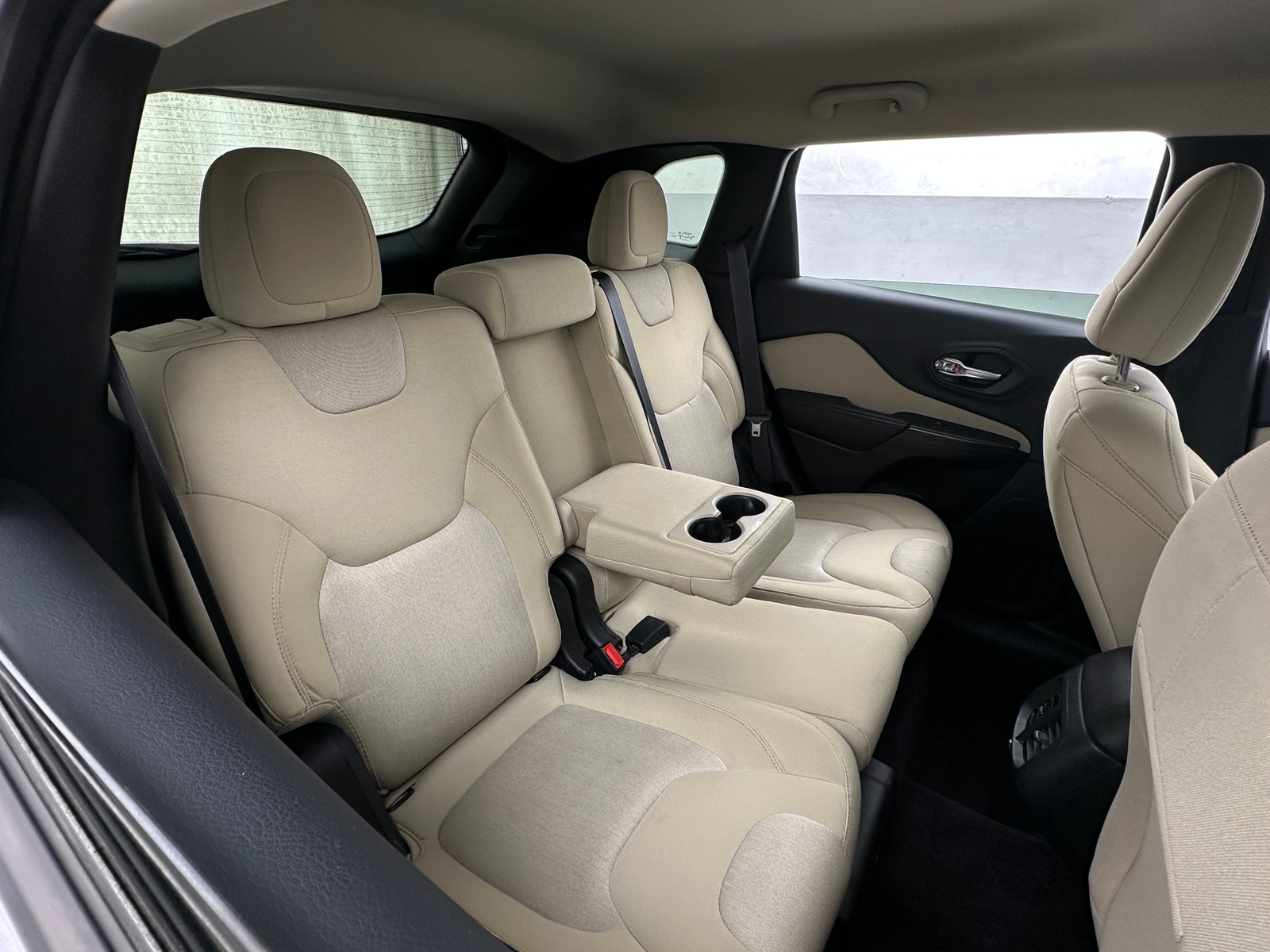 Thumbnail: 2016 Jeep Cherokee - 6