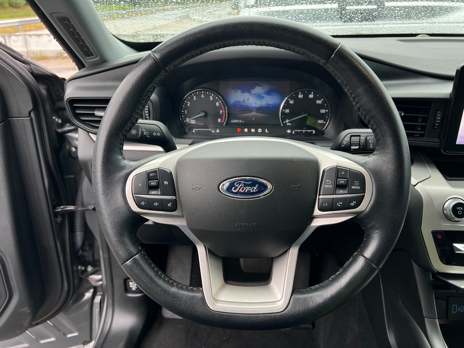 Thumbnail: 2022 Ford Explorer - 5