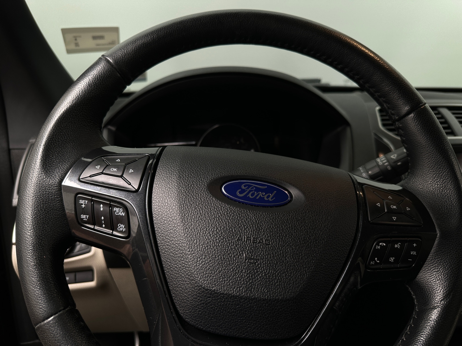 Thumbnail: 2019 Ford Explorer - 5