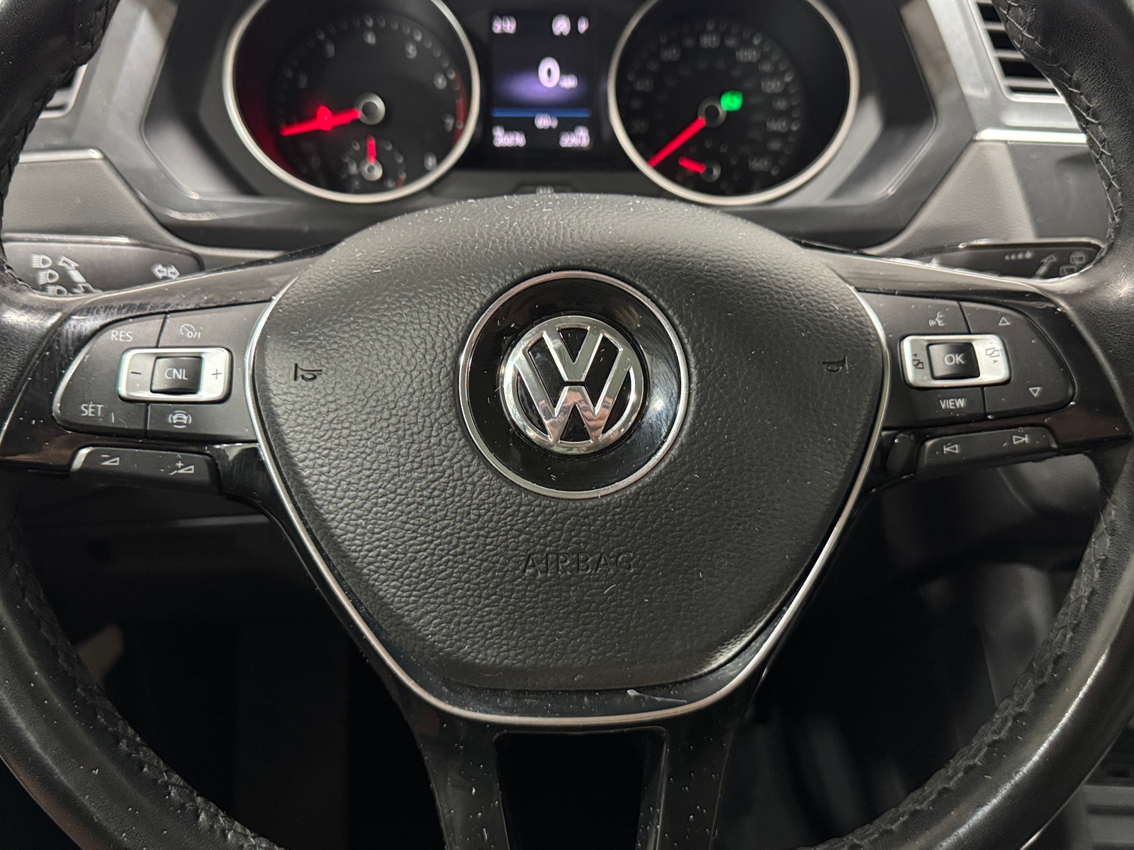 Thumbnail: 2019 Volkswagen Tiguan - 4