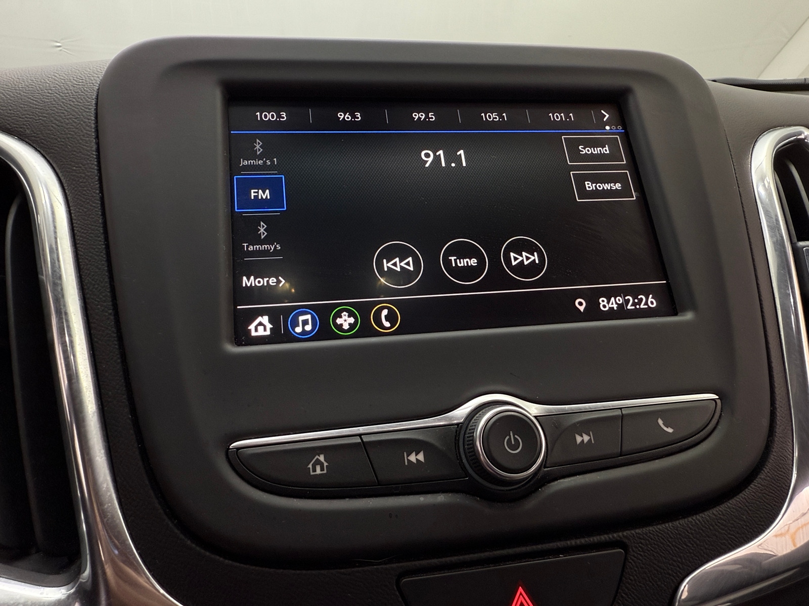 Thumbnail: 2020 Chevrolet Equinox - 4