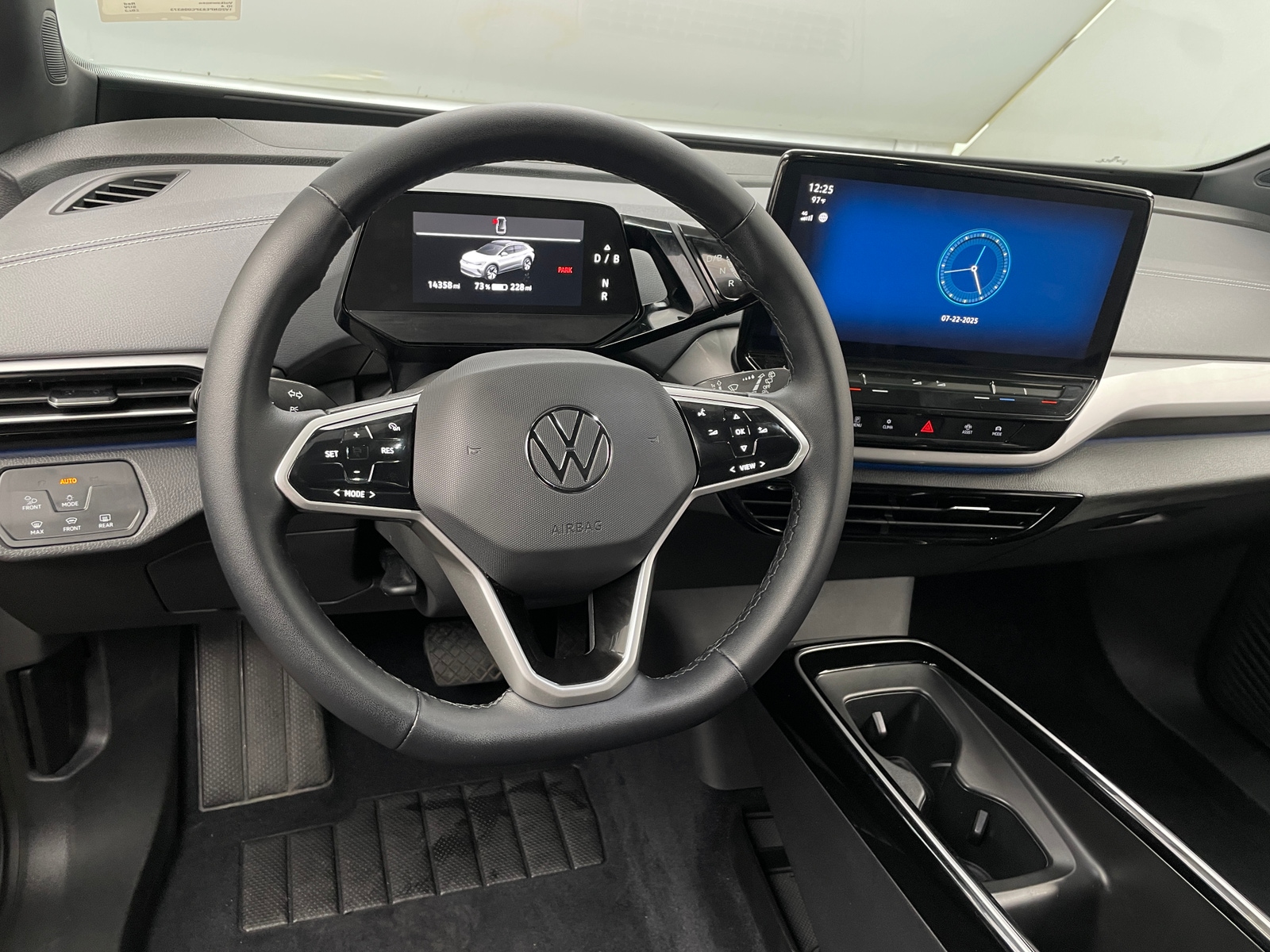 Thumbnail: 2023 Volkswagen ID.4 - 4