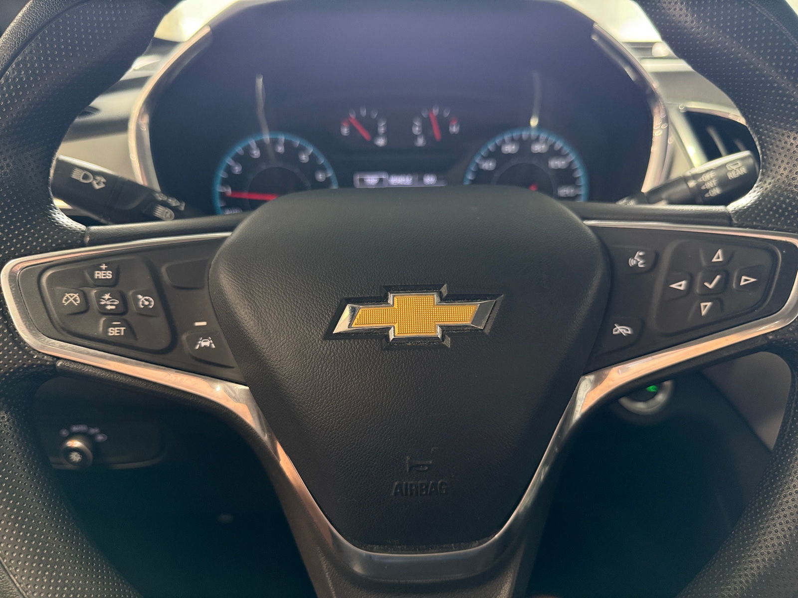 Thumbnail: 2022 Chevrolet Equinox - 5