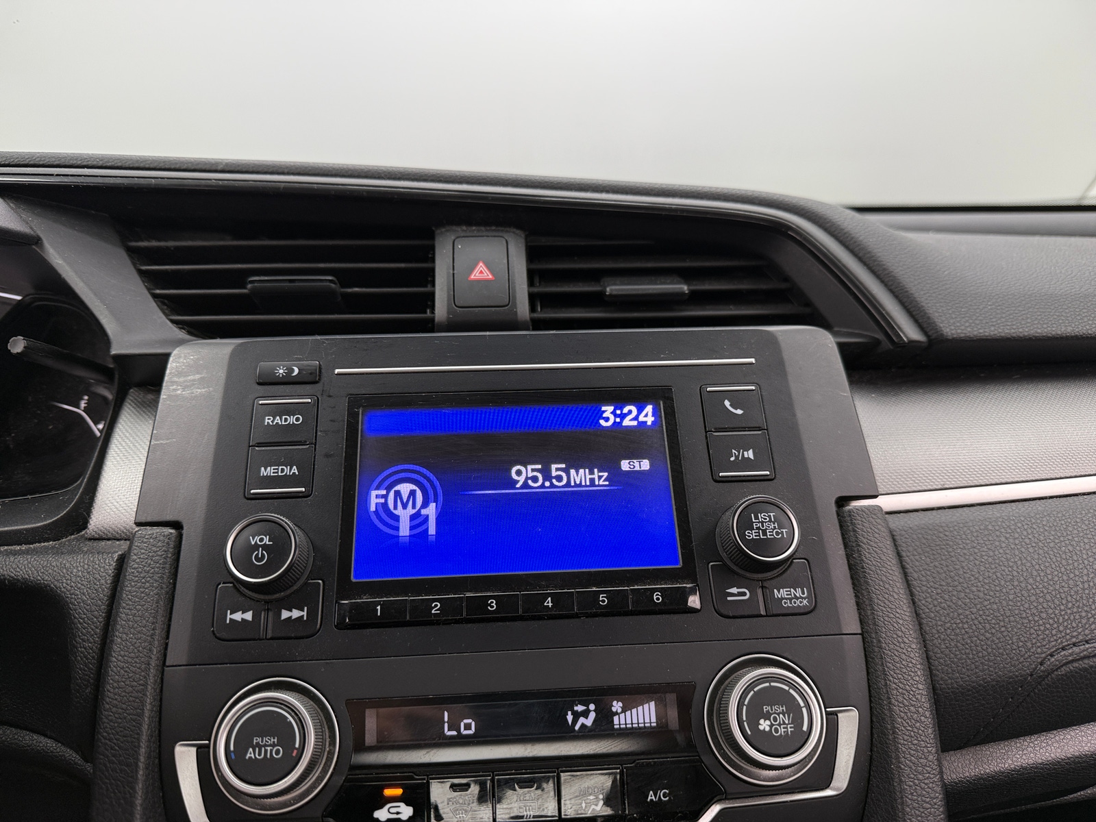 Thumbnail: 2016 Honda Civic - 4
