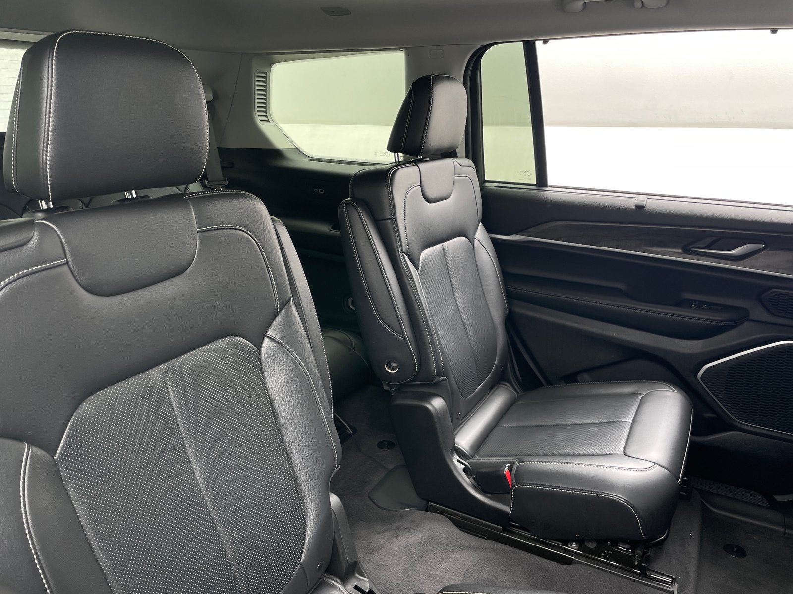 Thumbnail: 2022 Jeep Grand Cherokee L - 5