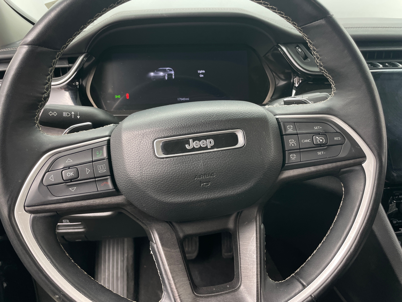 Thumbnail: 2022 Jeep Grand Cherokee L - 4
