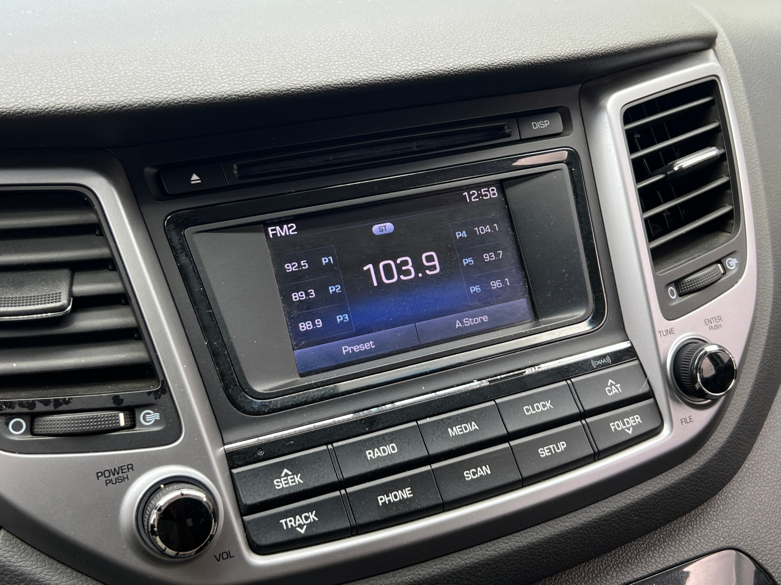 Thumbnail: 2016 Hyundai Tucson - 4