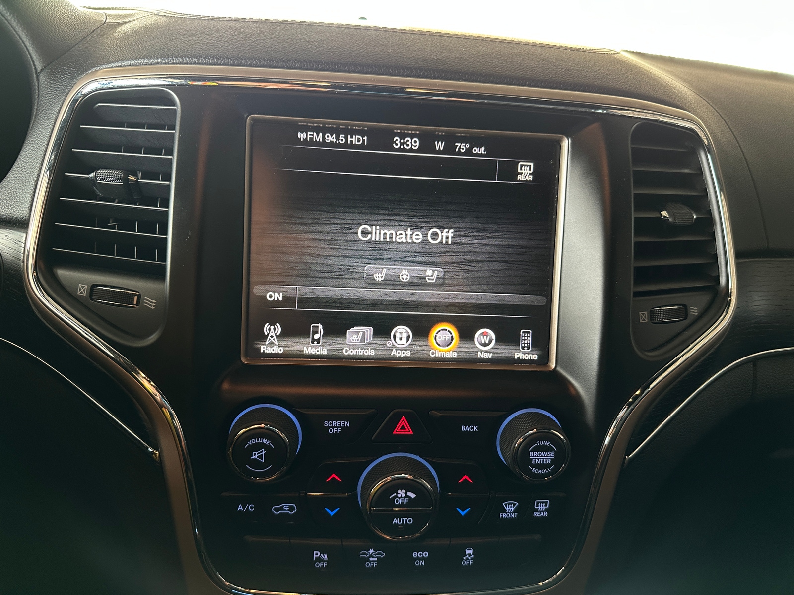 Thumbnail: 2015 Jeep Grand Cherokee - 3