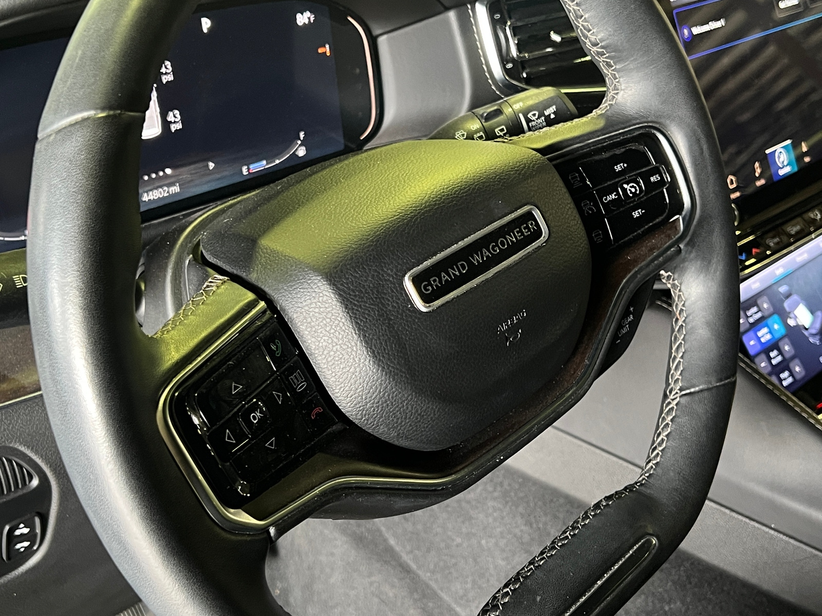 Thumbnail: 2022 Jeep Grand Wagoneer - 4