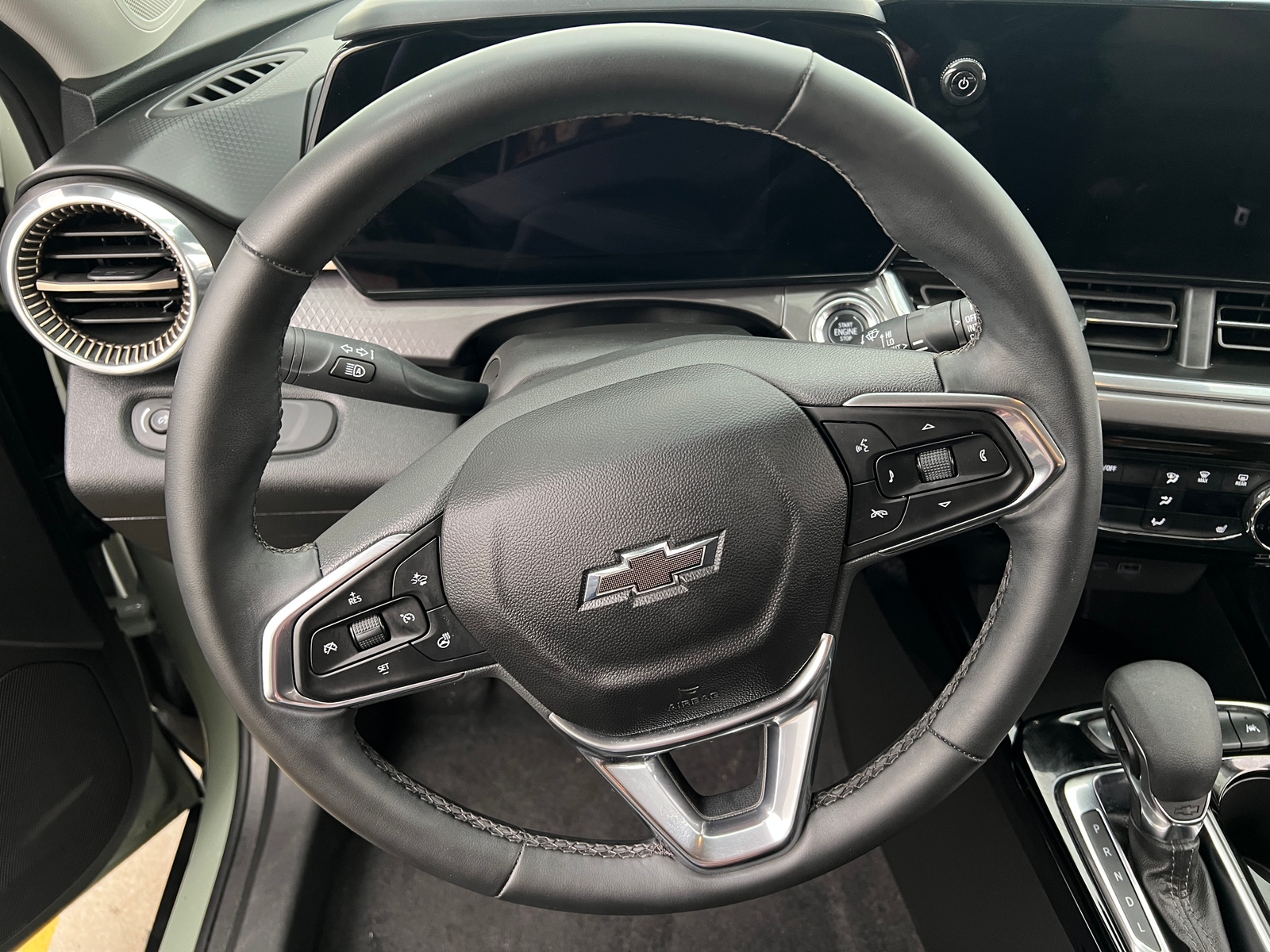 Thumbnail: 2025 Chevrolet Trax - 5