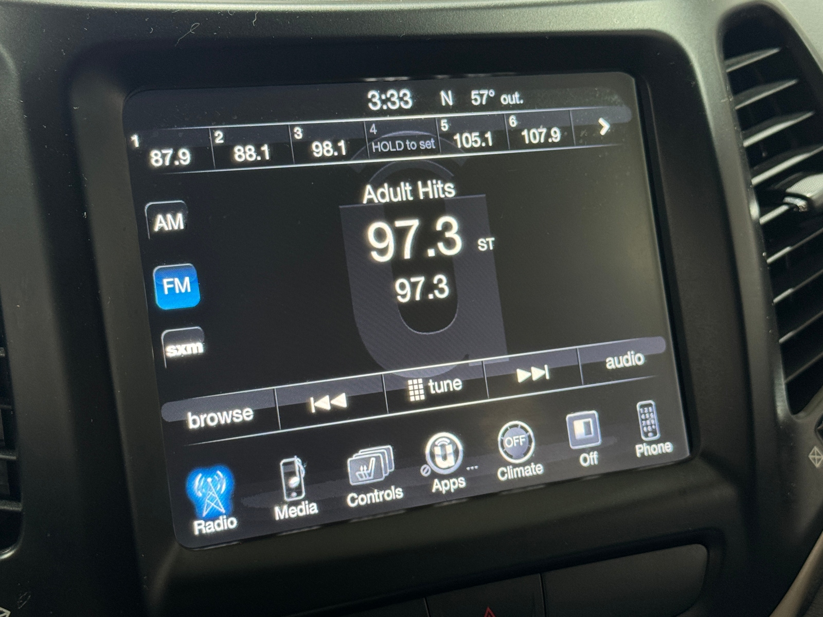 Thumbnail: 2017 Jeep Cherokee - 3