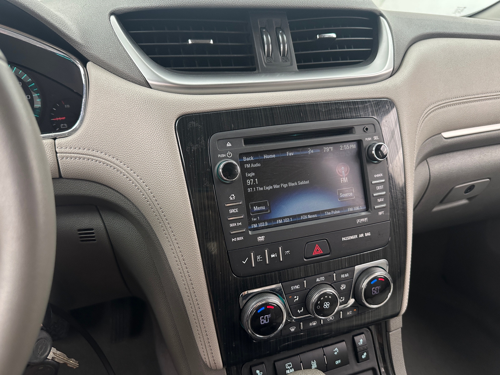 Thumbnail: 2016 Chevrolet Traverse - 4