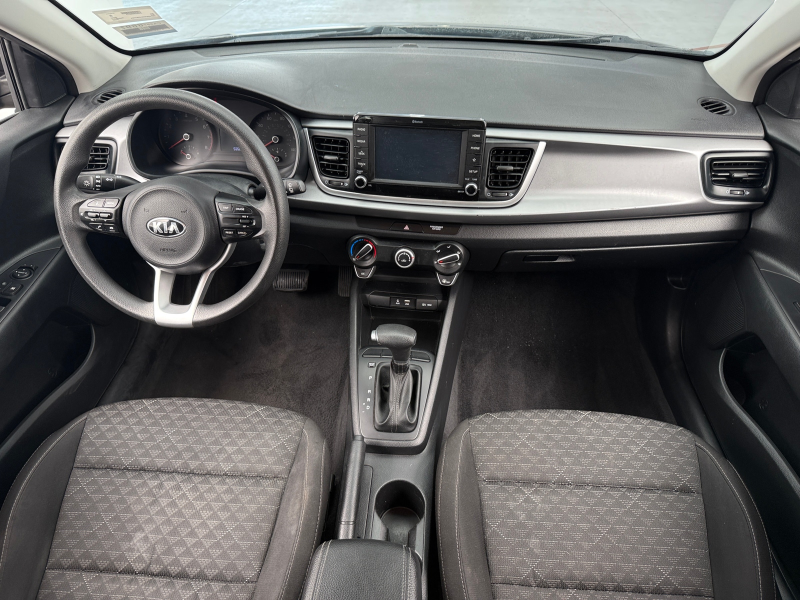 Thumbnail: 2020 Kia Rio - 3