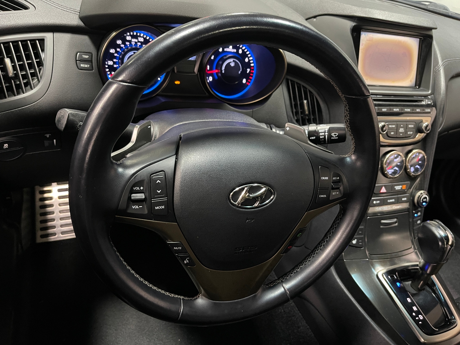 Thumbnail: 2013 Hyundai Genesis - 3