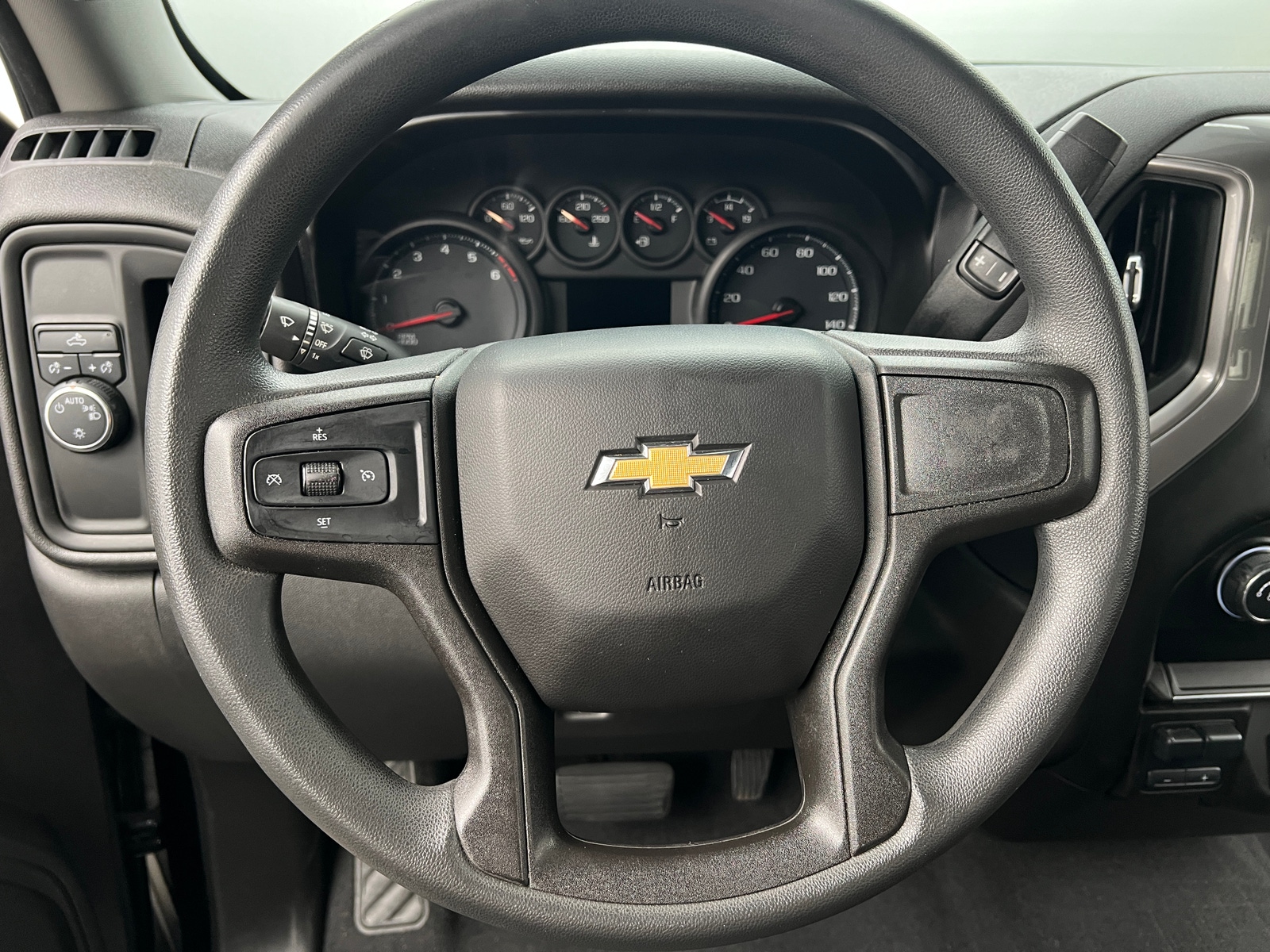 Thumbnail: 2020 Chevrolet Silverado 1500 - 5