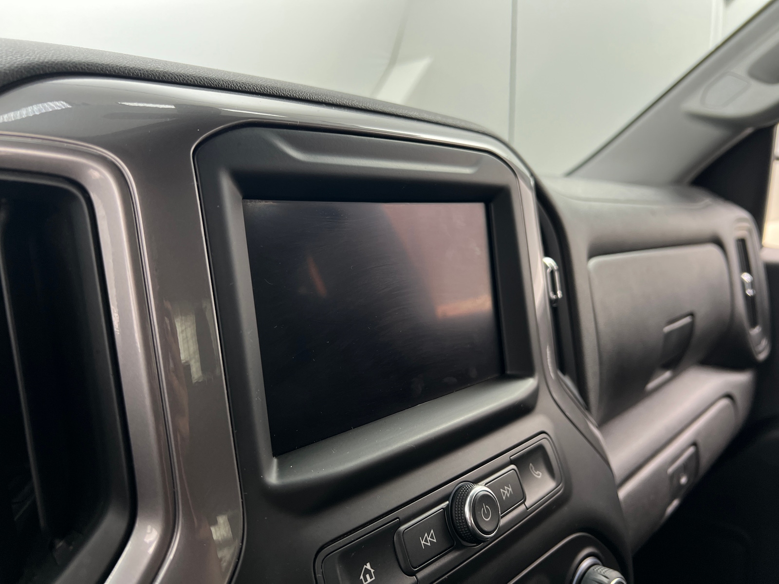 Thumbnail: 2020 Chevrolet Silverado 1500 - 4