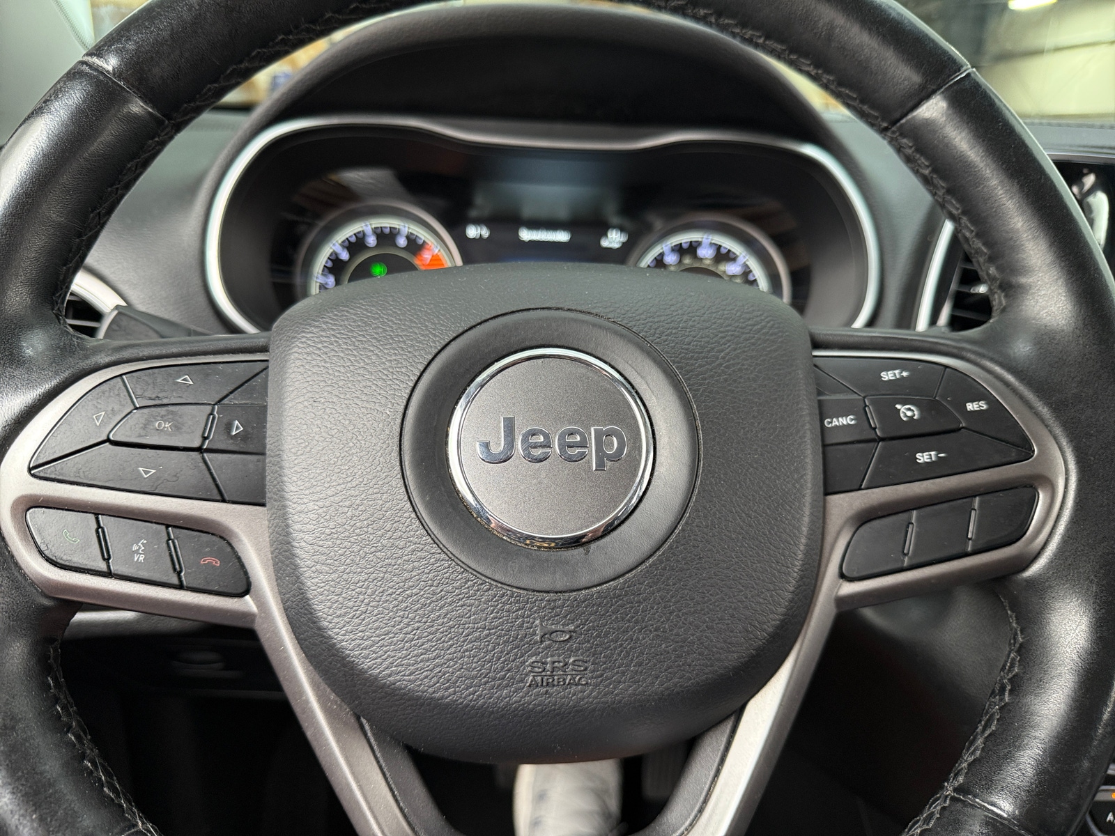 Thumbnail: 2019 Jeep Cherokee - 4